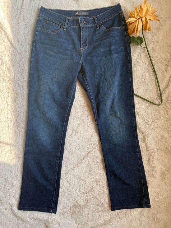 Levi's Denim - Levi's Bold Curve  Classic Rise Straight Leg Size 11